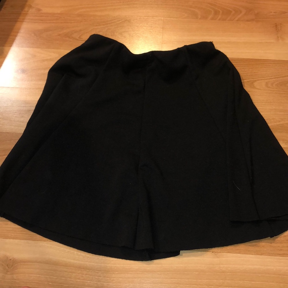 Plain Black Flowy Racer Skirt